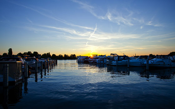 In der Marina Wendenschloß erlebt man die schönsten Sonnenuntergänge!